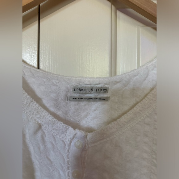Urban Outfitters White Button Up Blouse Cropped - Picture 2 of 2
